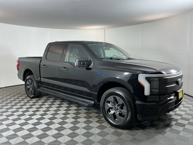 Used 2024 Ford F150 Lightning XLT AWD/4WD image 3