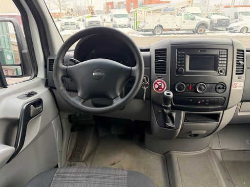 Used 2016 Freightliner Sprinter 2500 RWD image 14