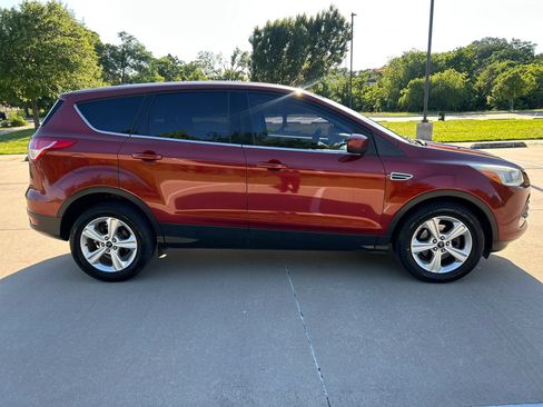Used 2017 Ford Escape SE FWD image 5