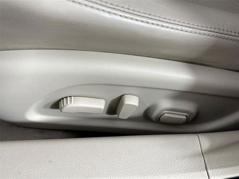 Used 2013 Nissan Altima 3.5 SL w/ Technology Pkg image 30