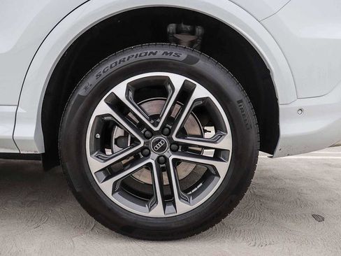 Used 2025 Audi Q5 Premium w/ Convenience Package AWD/4WD image 13