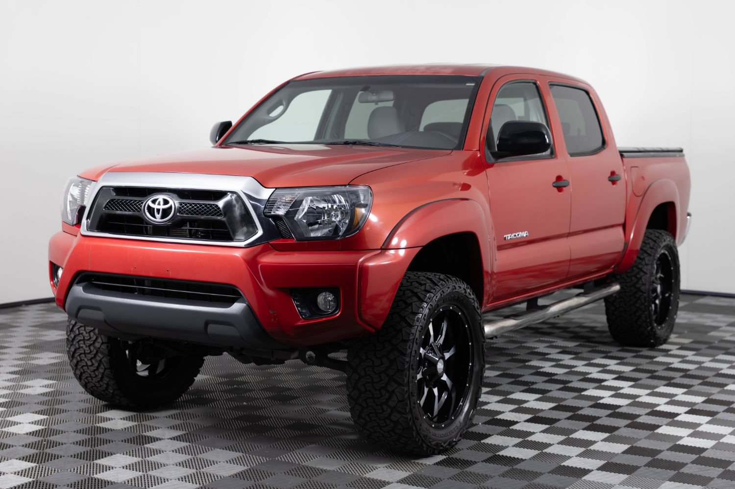 Used 2015 Toyota Tacoma 4x4 Double Cab w/ SR5 Package image 2
