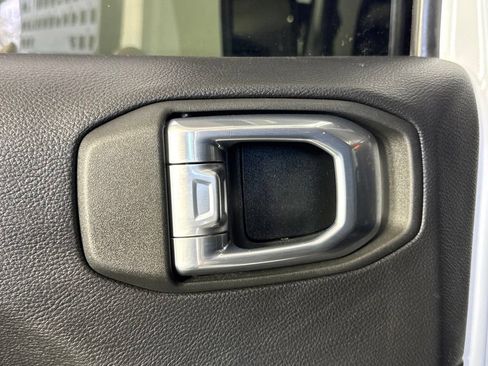 Used 2021 Jeep Wrangler Unlimited Sahara AWD/4WD image 41