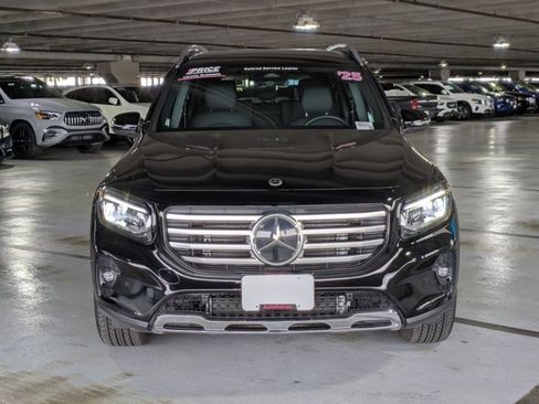 Used 2025 Mercedes-Benz GLB 250 image 5
