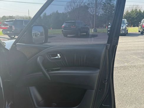 Used 2012 INFINITI QX56 4WD w/ Deluxe Touring Pkg image 27
