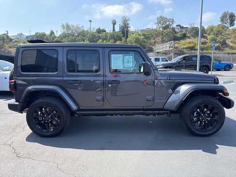 Used 2025 Jeep Wrangler Unlimited Sahara w/ Safety Group AWD/4WD image 9