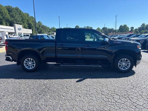 Used 2024 Chevrolet Silverado 1500 LT AWD/4WD image 9