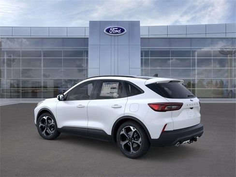 Used 2025 Ford Escape ST-Line Select w/ Tech Pack #1 image 4