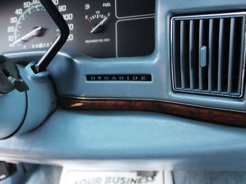 Used 1996 Buick Roadmaster Limited RWD image 20