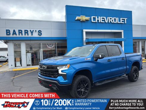 Used 2024 Chevrolet Silverado 1500 LT Trail Boss w/ Convenience Package II AWD/4WD image 1