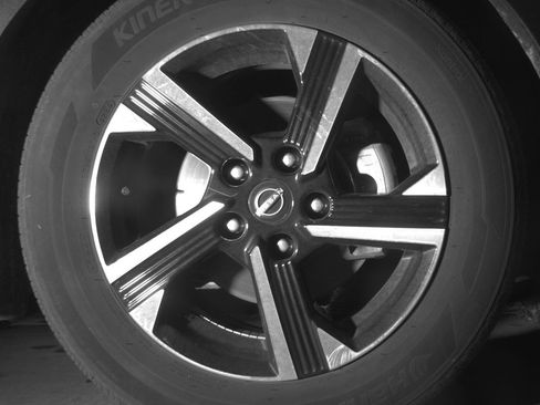 Used 2025 Nissan Sentra SV image 13