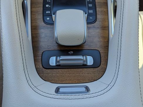 Used 2022 Mercedes-Benz GLS 450 4MATIC image 28