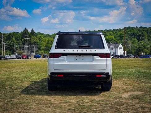 Used 2025 Jeep Wagoneer Series II AWD/4WD image 5