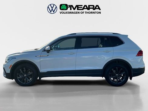 Used 2023 Volkswagen Tiguan SE image 2