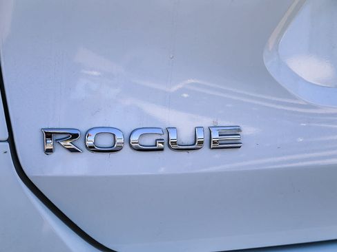 Used 2016 Nissan Rogue S w/ S Family Package FWD image 20