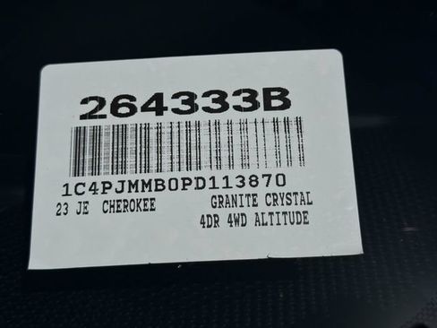 Used 2023 Jeep Cherokee Altitude Lux AWD/4WD image 33