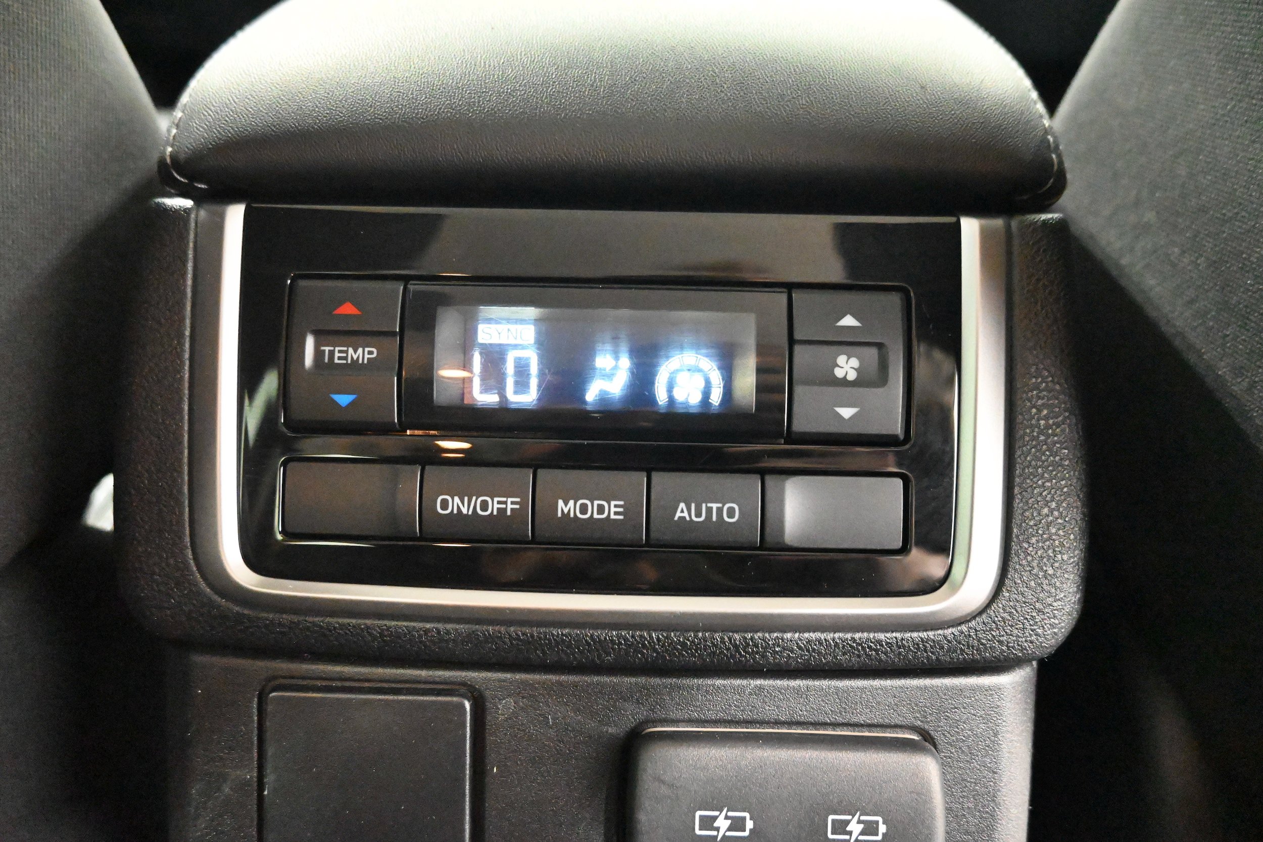 Used 2020 Subaru Ascent Premium w/ Convenience Package AWD/4WD image 29