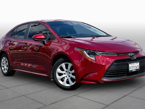 Certified 2025 Toyota Corolla LE FWD image 2
