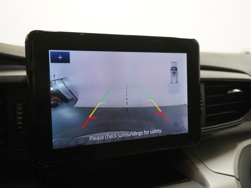 Used 2021 Ford Explorer XLT image 23