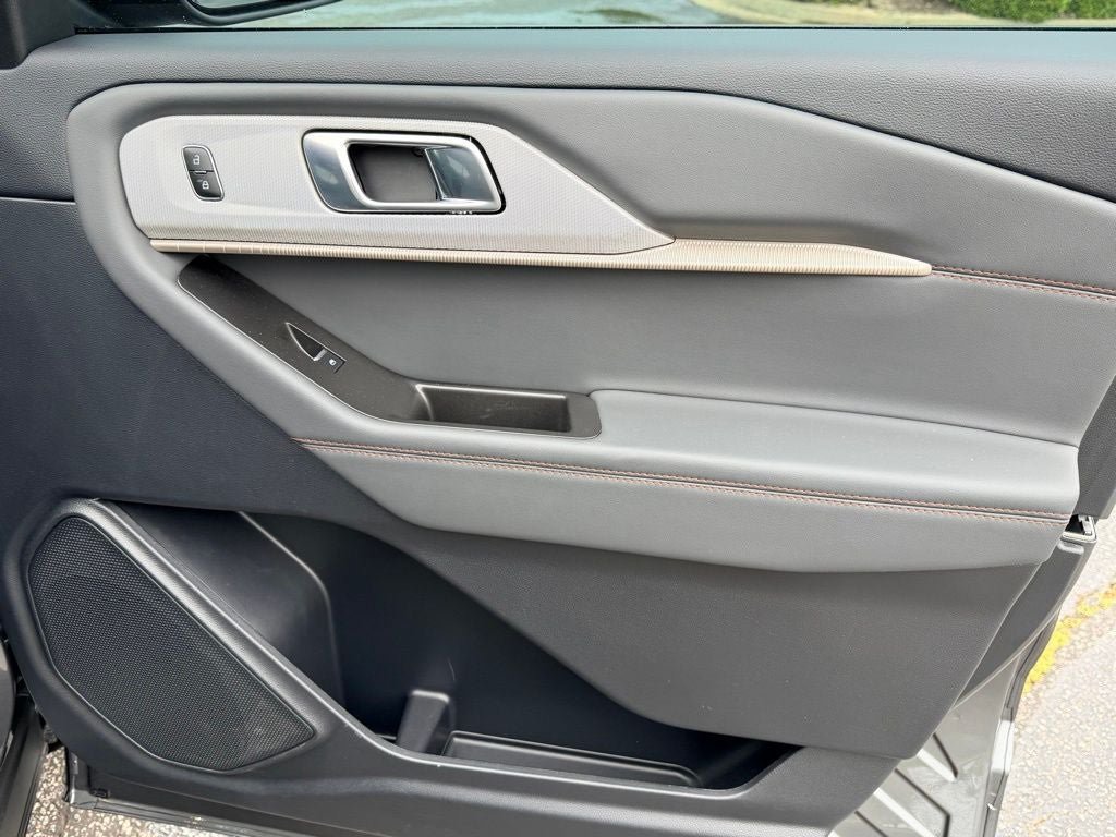 New 2026 Ford Explorer Active w/ Active Comfort Package RWD image 7