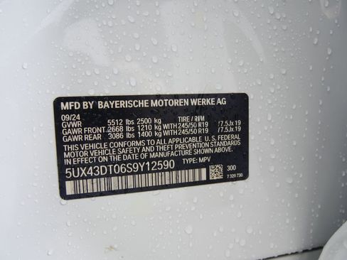 Certified 2025 BMW X4 M40i image 32