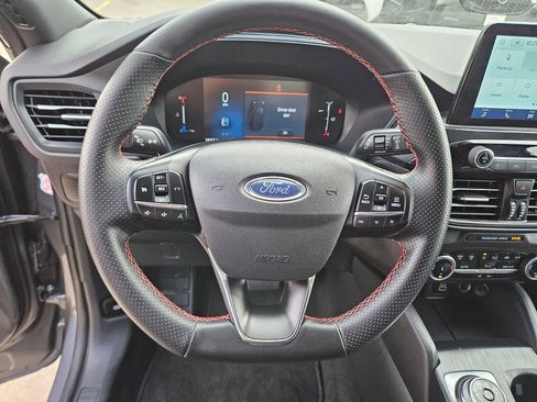 Used 2025 Ford Escape ST-Line image 18