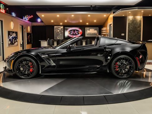 Used 2018 Chevrolet Corvette Z06 RWD image 19