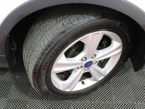 Used 2016 Ford Escape SE w/ Equipment Group 201A AWD/4WD image 39