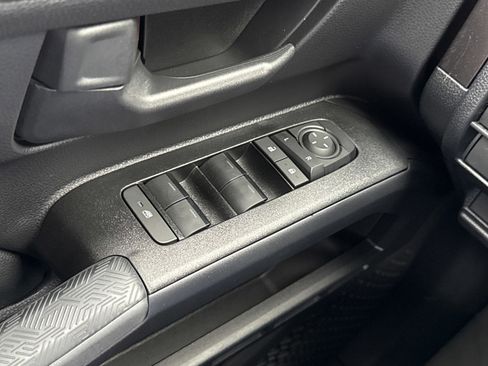 Used 2025 Toyota 4Runner SR5 image 19