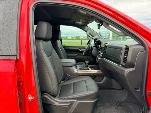 Used 2024 Chevrolet Silverado 1500 LT Trail Boss w/ LT Trail Boss Premium Package AWD/4WD image 11