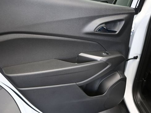 New 2026 Chevrolet Trax ACTIV w/ Sunroof Package FWD image 14