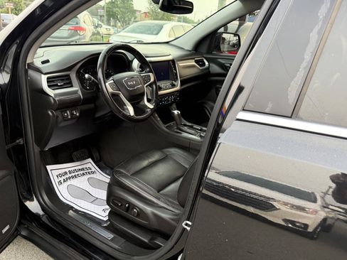 Used 2017 GMC Acadia SLT w/ LPO, Cargo Package FWD image 7