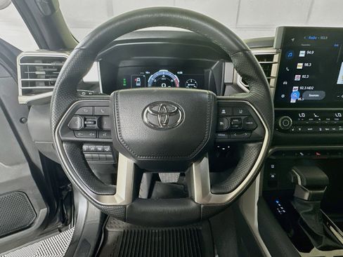 Used 2025 Toyota Tundra Limited AWD/4WD image 15