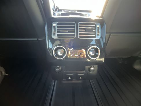 Used 2020 Land Rover Range Rover Long Wheelbase HSE image 22