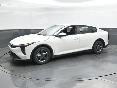 Used 2025 Kia K4 FWD image 9