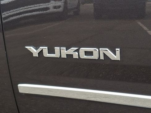 Used 2018 GMC Yukon SLT w/ Enhanced Security Package image 33