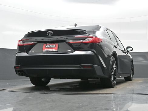 Used 2025 Toyota Camry SE FWD image 31
