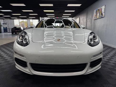 Used 2015 Porsche Panamera 4 image 4