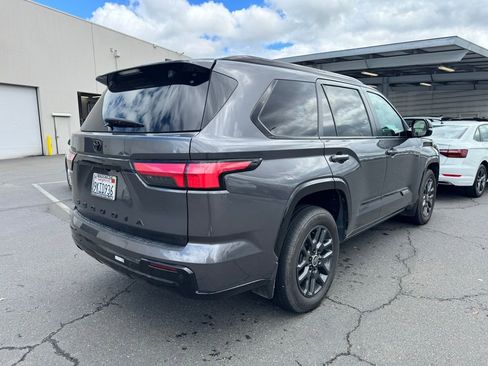 Used 2024 Toyota Sequoia Platinum image 6