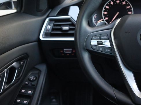 Used 2019 BMW 330i Sedan w/ Driving Assistance Package image 33