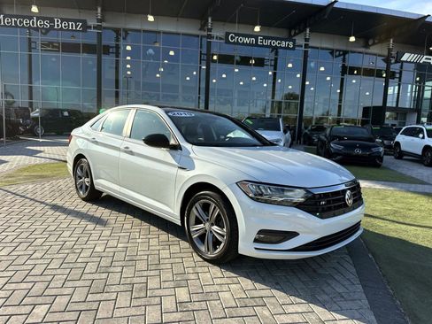 Used 2019 Volkswagen Jetta R-Line image 2