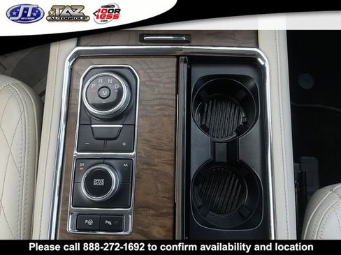 Used 2019 Ford Expedition Platinum image 10