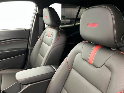New 2026 Chevrolet Trax RS w/ Sunroof Package FWD image 17