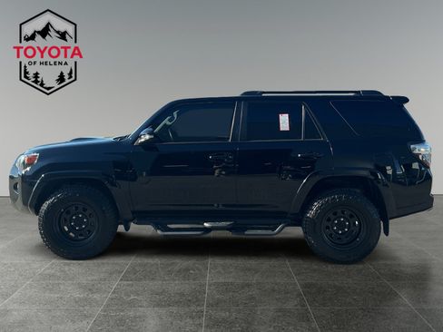 Certified 2020 Toyota 4Runner TRD Off-Road Premium w/ Moonroof Package AWD/4WD image 2