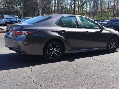 Used 2024 Toyota Camry SE FWD image 5