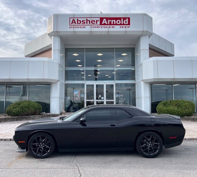 Used 2021 Dodge Challenger R/T w/ Blacktop Package RWD image 2