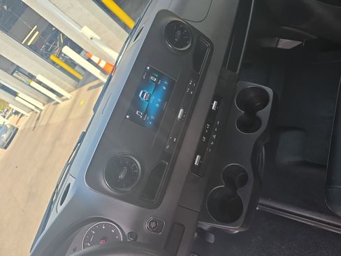 Used 2024 Mercedes-Benz Sprinter 2500 image 25