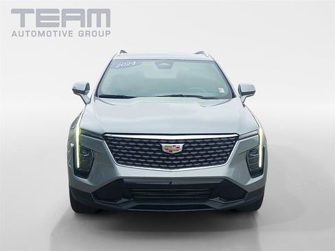 Used 2024 Cadillac XT4 Premium Luxury image 2