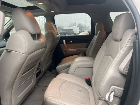 Used 2009 GMC Acadia SLT w/ Technology Package FWD image 18