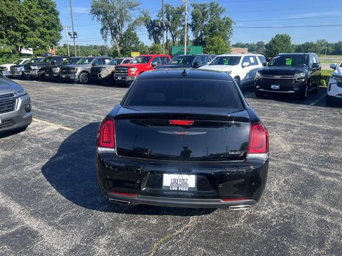 Used 2021 Chrysler 300 S w/ S Model Appearance Package RWD image 6